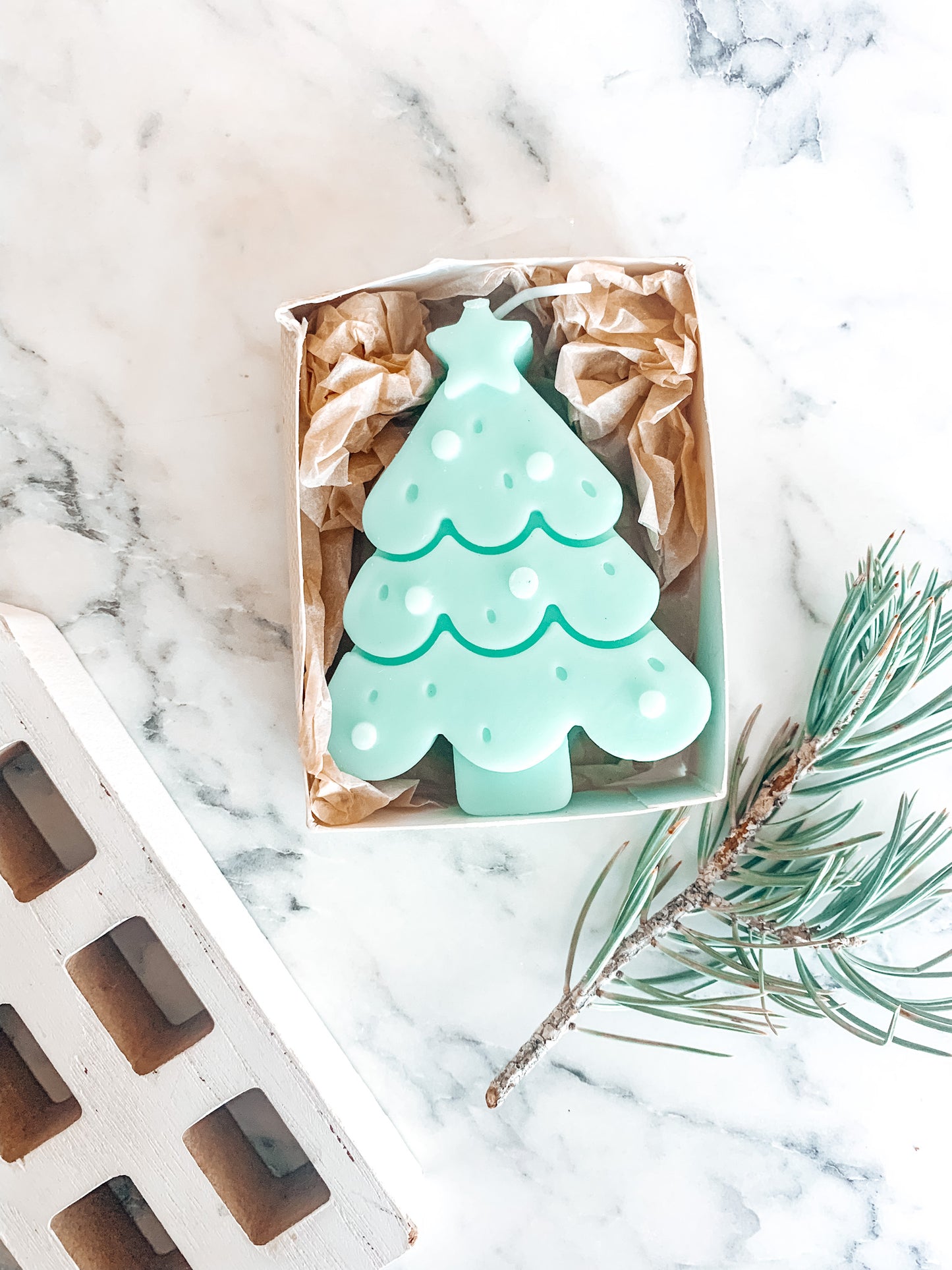 Green Christmas Tree Scented Candle | Sweet Pine